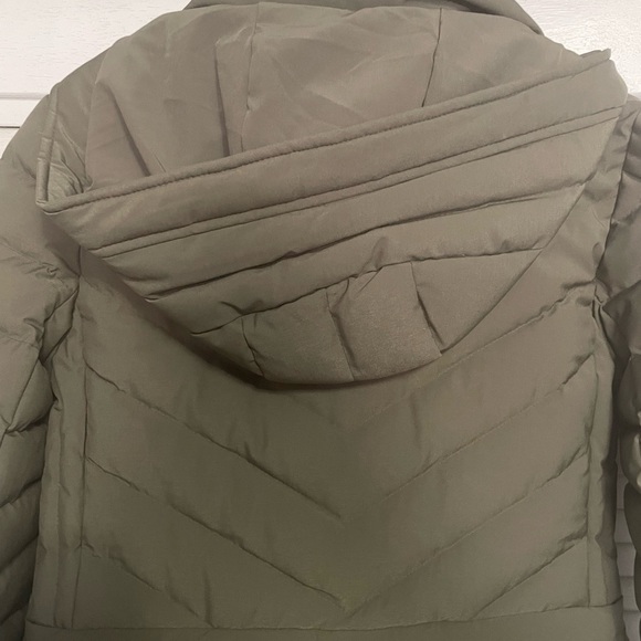 Abercrombie and Fitch down jacket. - Picture 5 of 6